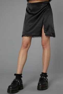 Bed Of Roses Skirt
