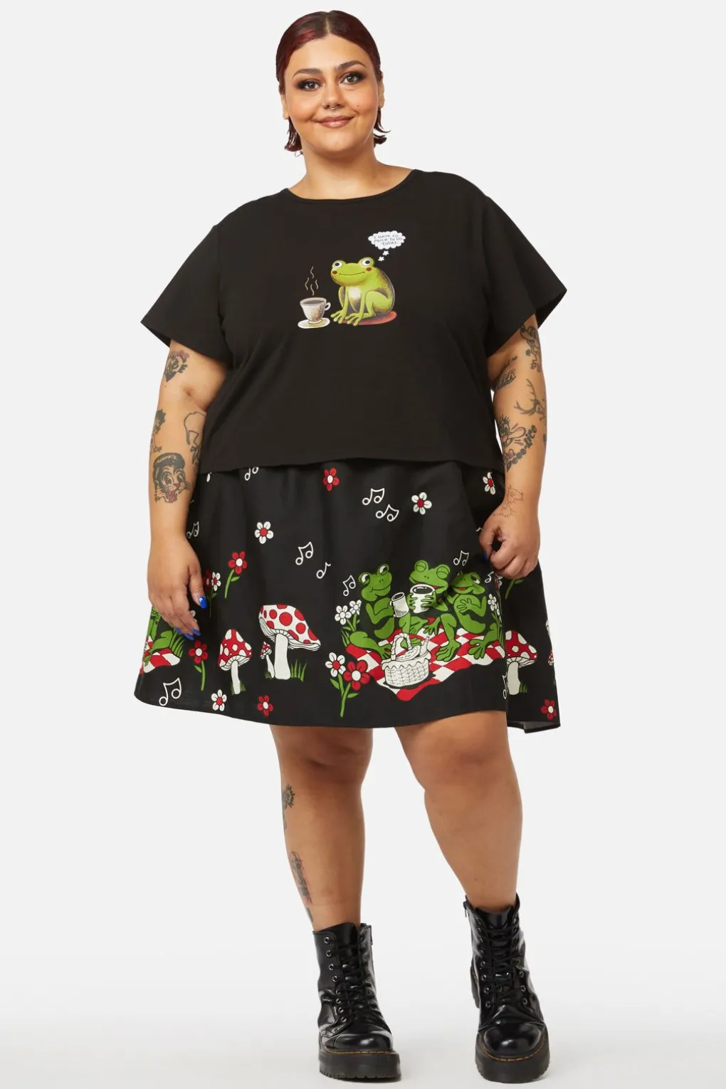 Curve Busy Tee