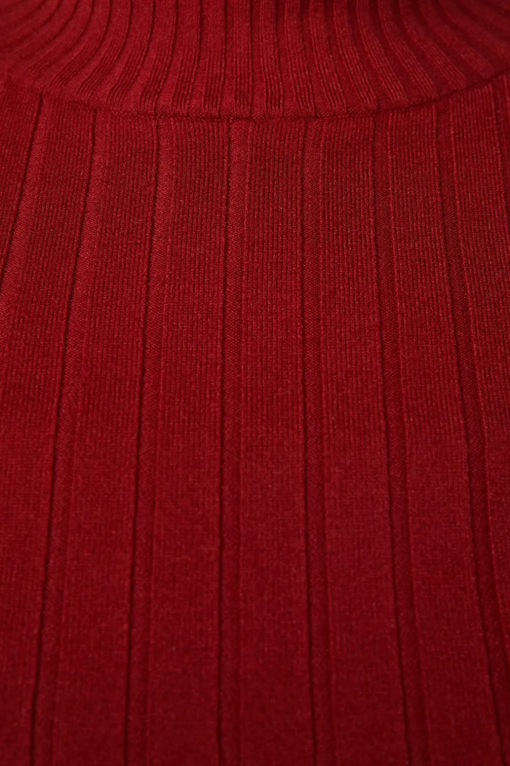 Curve Grave Respect Knit Skivvy