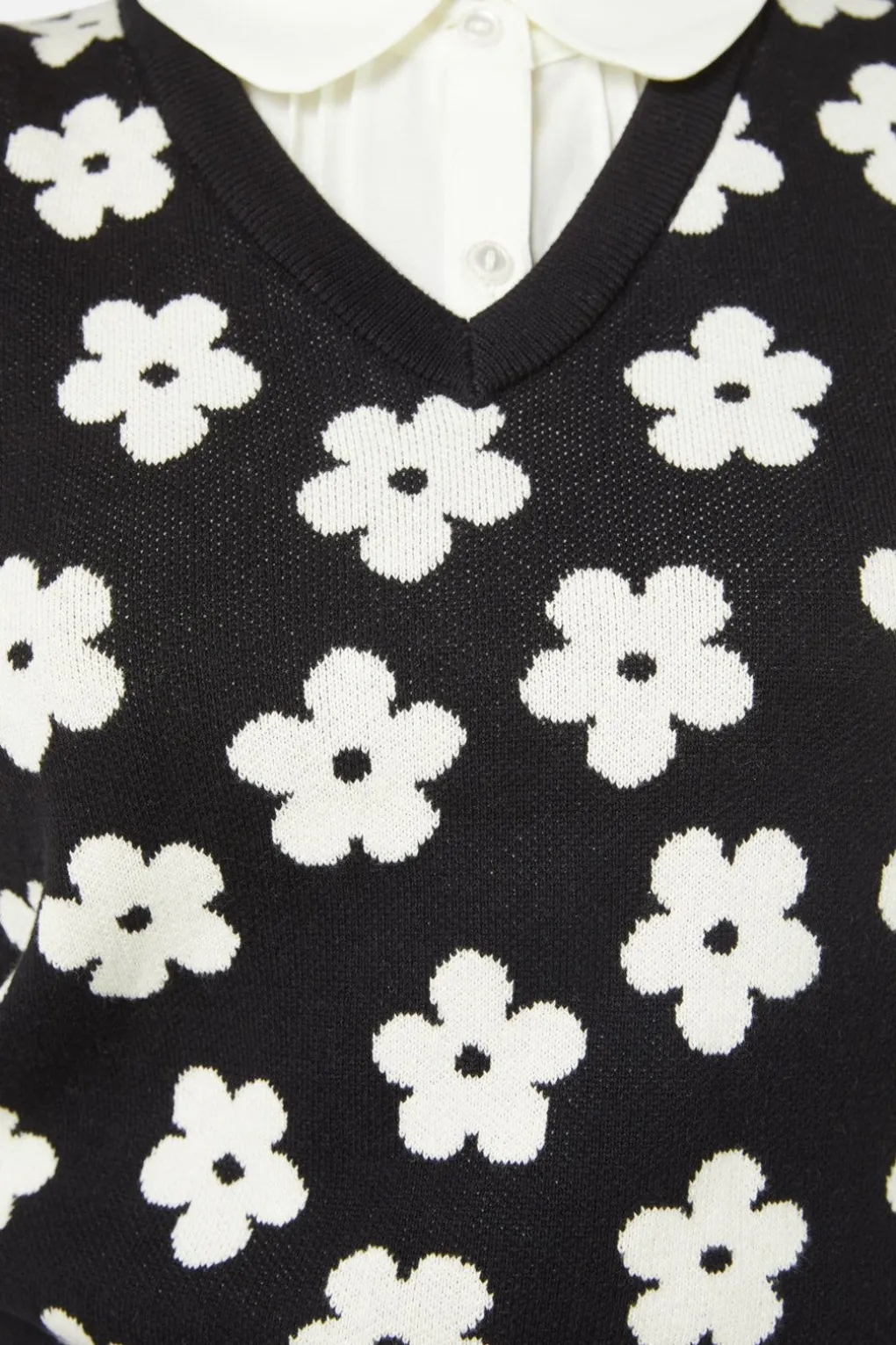 Gigi Daisy Knit Vest