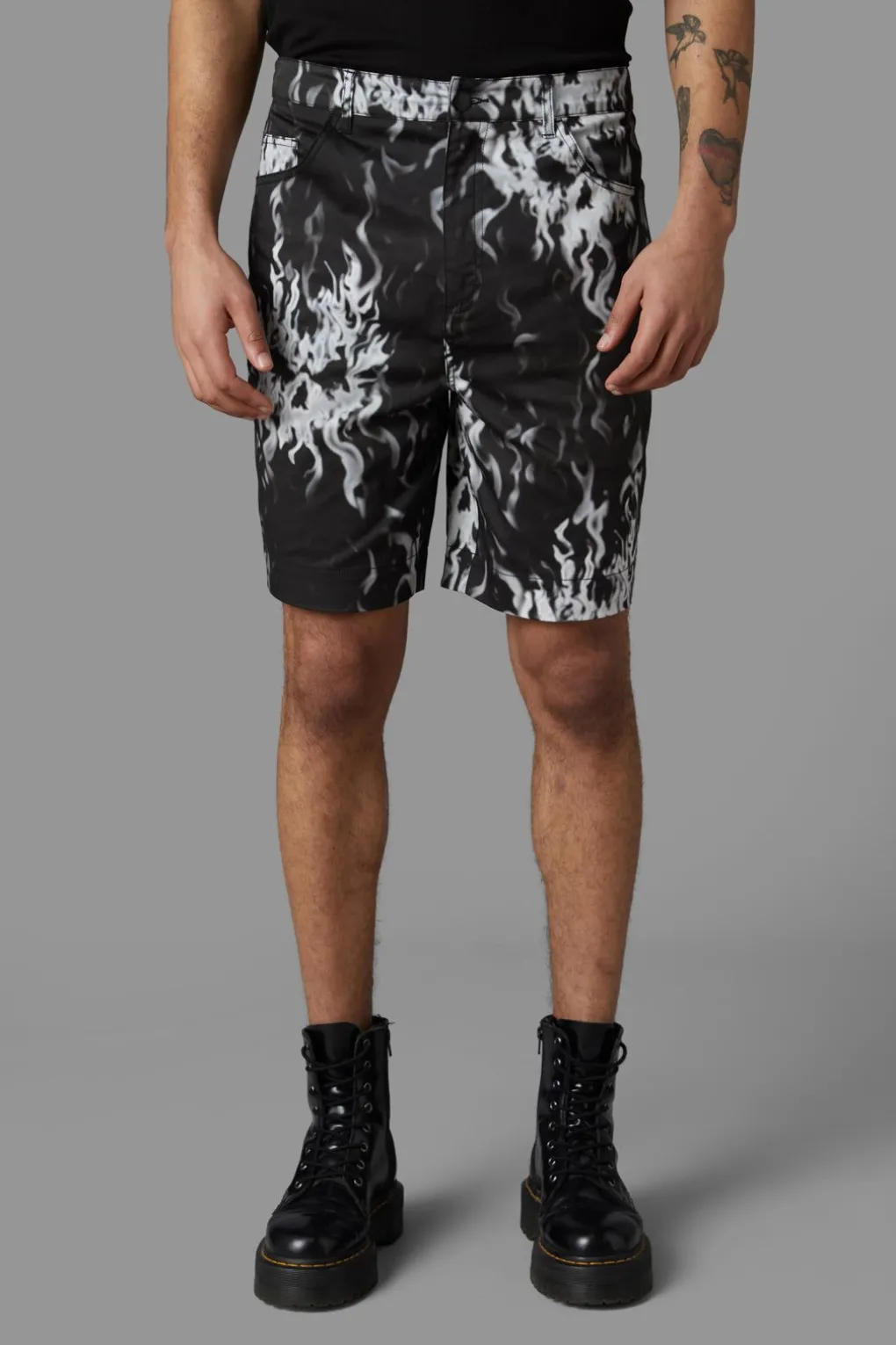 Gothic Veil Short