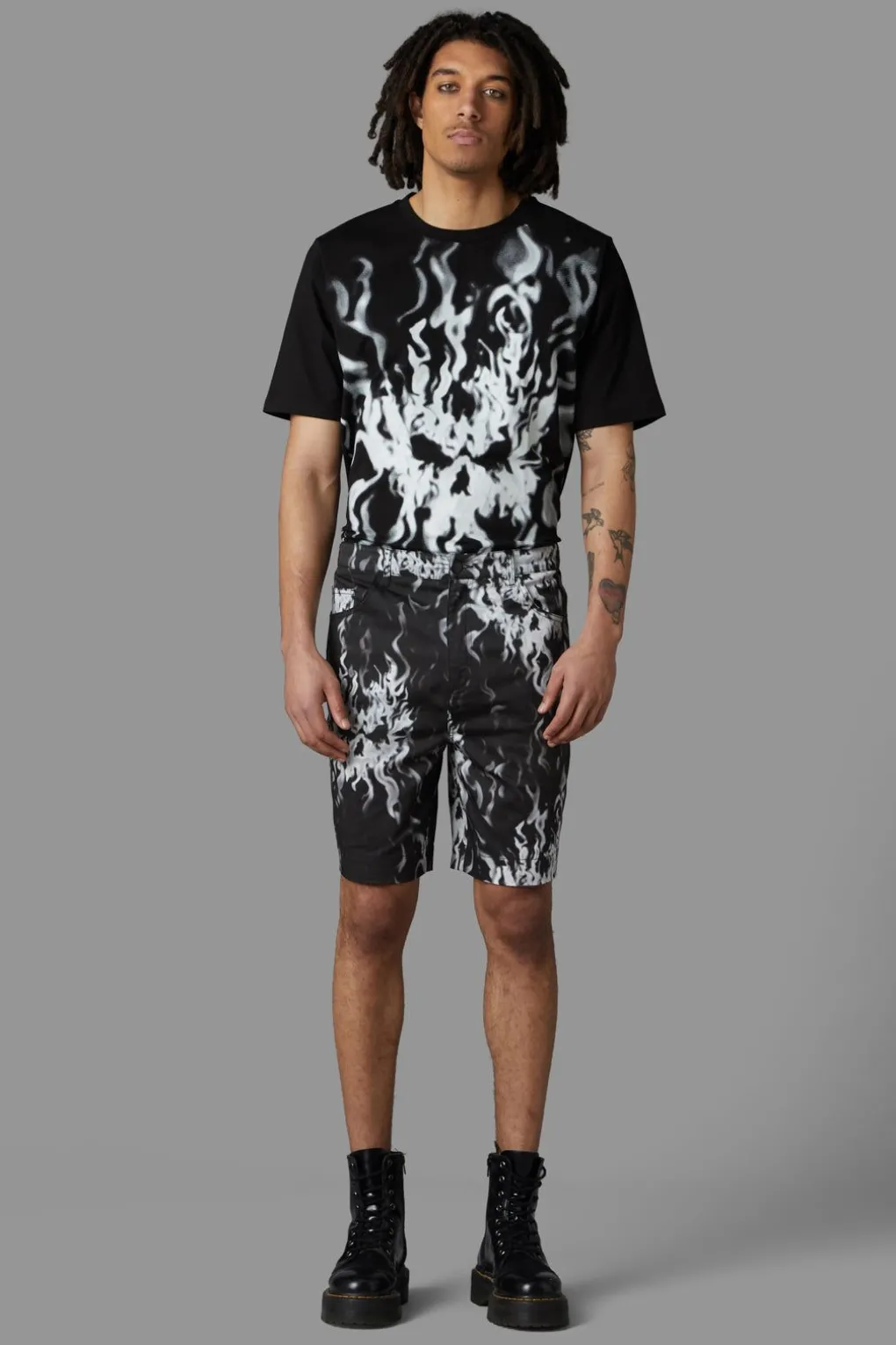 Gothic Veil Short