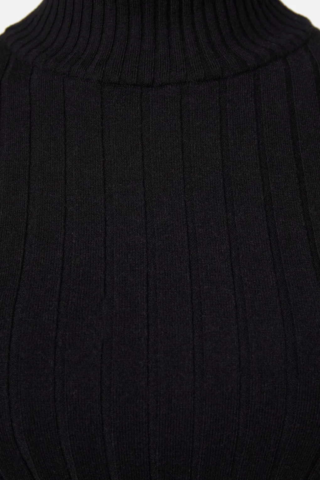 Grave Respect Knit Skivvy